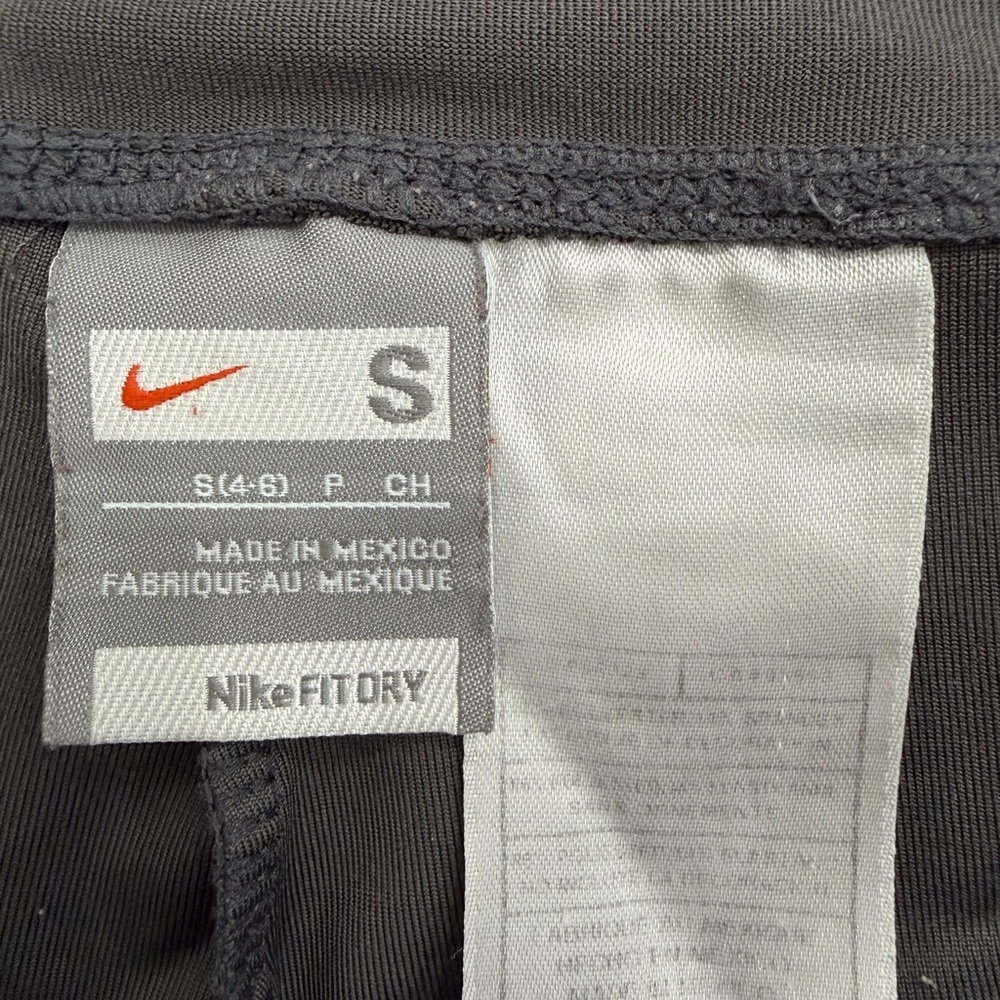 Nike Women's Size S Athletic Capri Pants - Picture 4 of 7